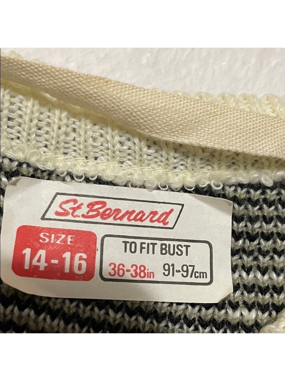 Nwot Vintage St. Bernard Women’s Crew Neck Sweater — image 6 of 8